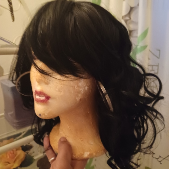 Beautiful Wig - Picture 2 of 9